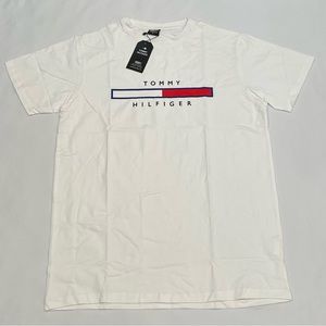 NWT Tommy Hilfiger T shirt white size large